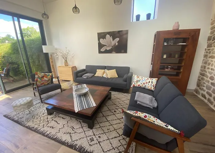 Le De La Baie カロル